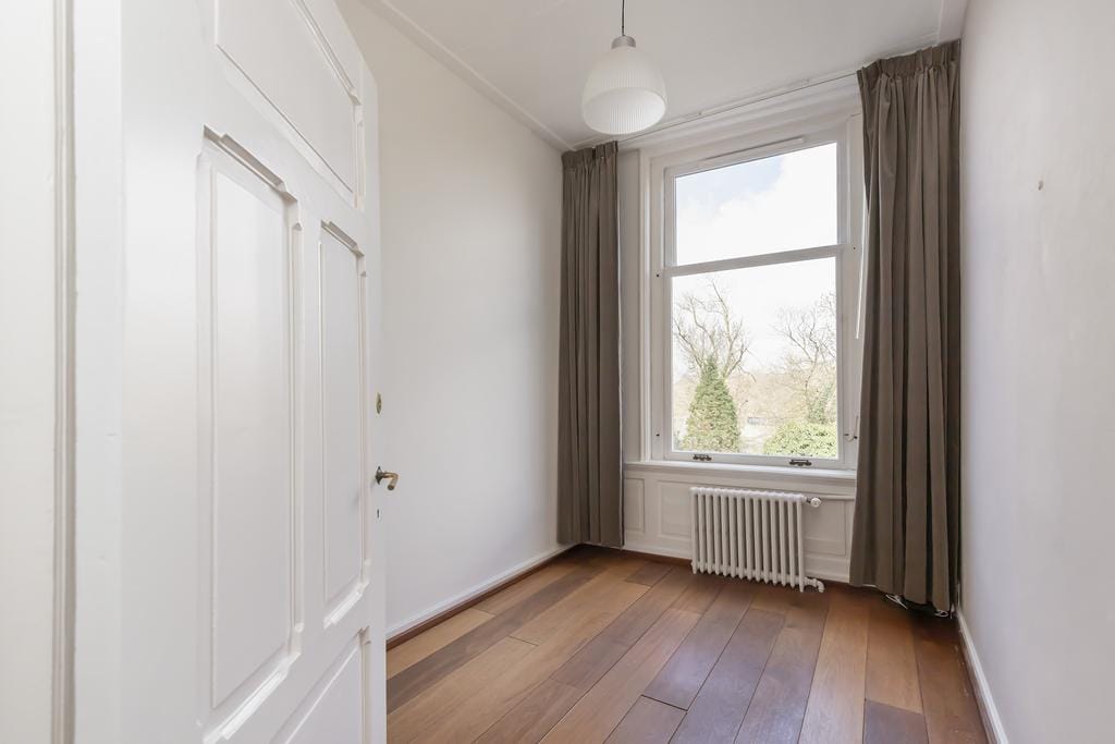 Photo 19 of Van Eeghenstraat 103-2