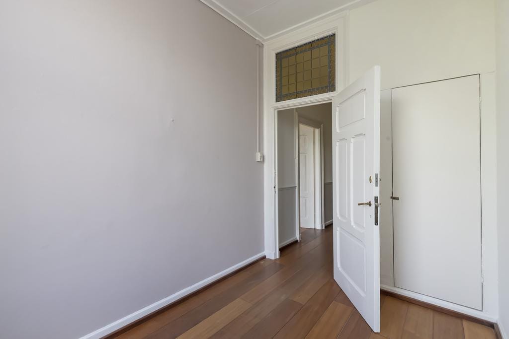 Photo 20 of Van Eeghenstraat 103-2