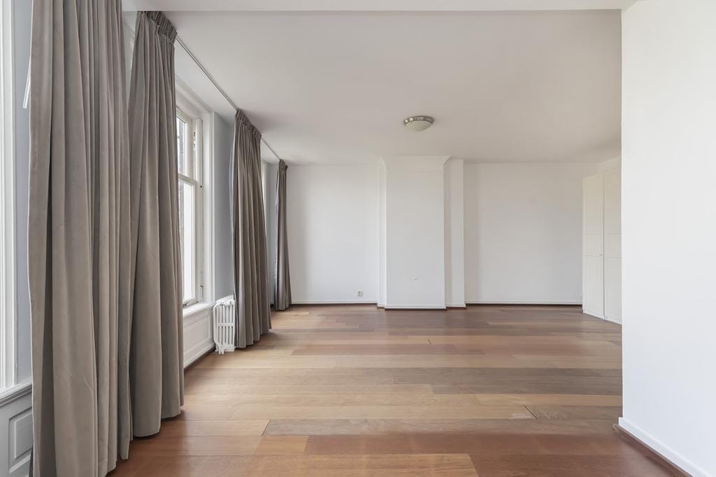 Photo 27 of Van Eeghenstraat 103-2