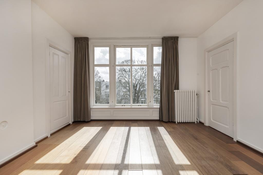 Photo 29 of Van Eeghenstraat 103-2