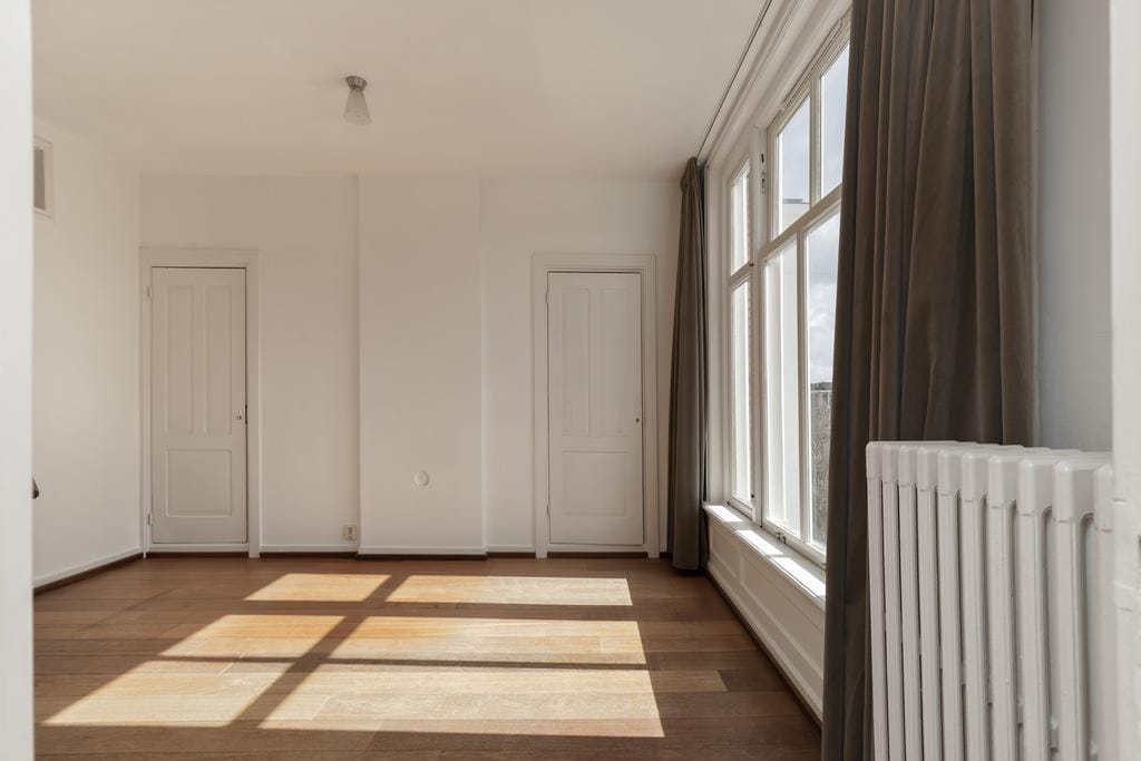 Photo 30 of Van Eeghenstraat 103-2