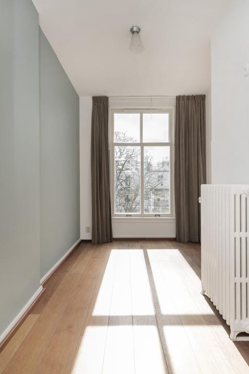 Photo 33 of Van Eeghenstraat 103-2