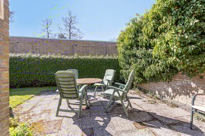 Foto 42 van Albert Schweitzerplantsoen 15