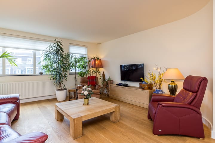 Photo 11 of Valkenburgerweg 42