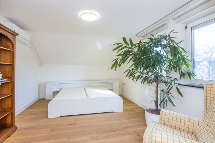 Photo 23 of Valkenburgerweg 42