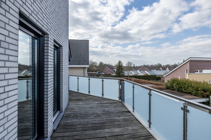 Photo 29 of Valkenburgerweg 42