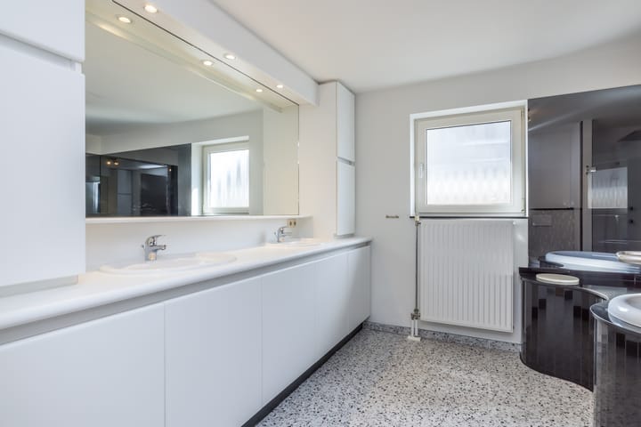 Photo 30 of Valkenburgerweg 42