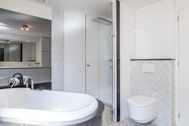 Photo 32 of Valkenburgerweg 42