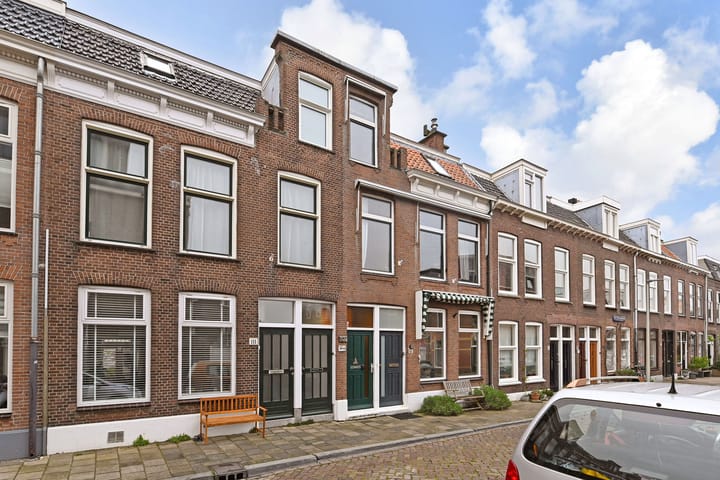 Photo 2 of Van Brederodestraat 107