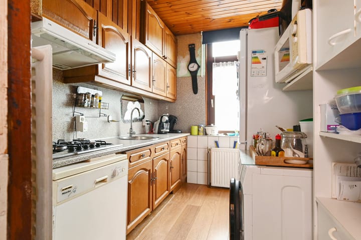 Photo 10 of Van Brederodestraat 107