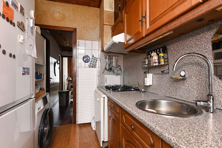 Photo 12 of Van Brederodestraat 107