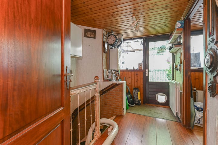 Photo 18 of Van Brederodestraat 107