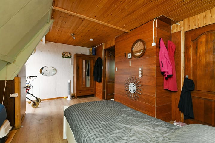 Photo 21 of Van Brederodestraat 107