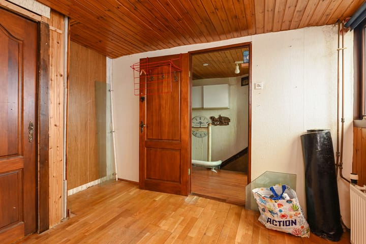 Photo 22 of Van Brederodestraat 107