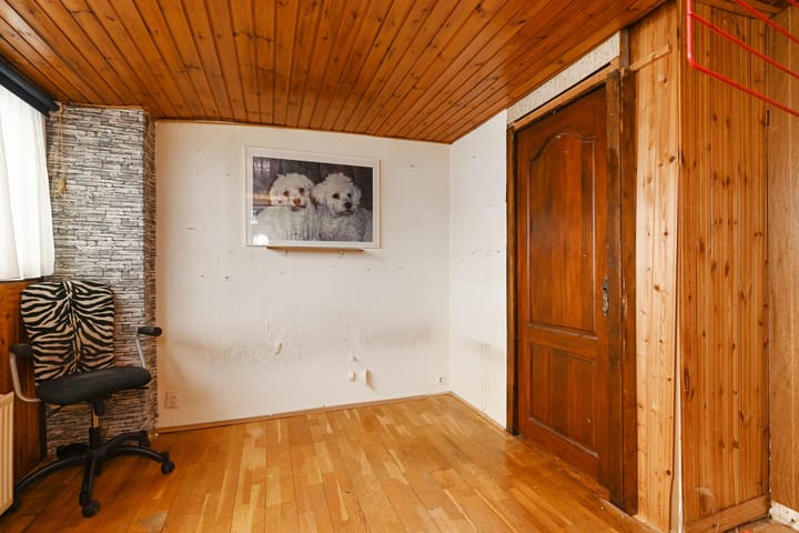 Photo 23 of Van Brederodestraat 107