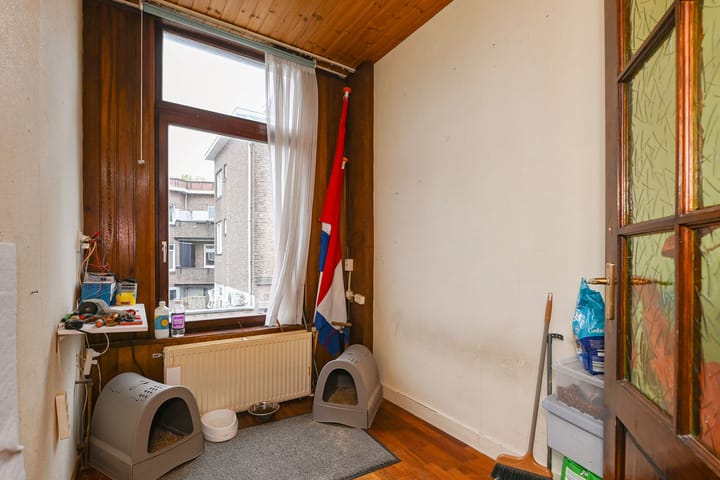 Photo 24 of Van Brederodestraat 107