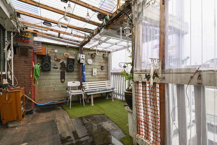 Photo 27 of Van Brederodestraat 107