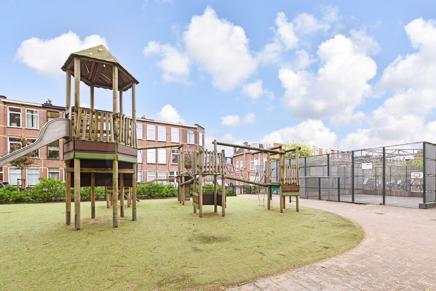 Foto 29 van Van Brederodestraat 107