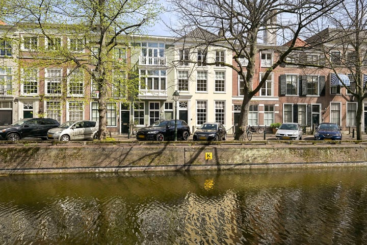 Nieuwe Uitleg 18