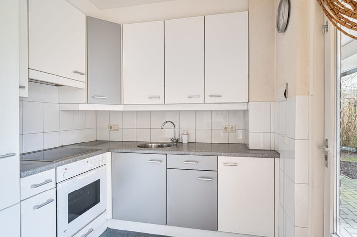 Photo 10 of Beethovenstraat 1