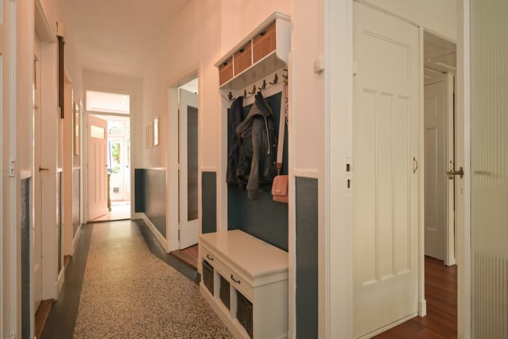 Foto 6 van Caan van Necklaan 222