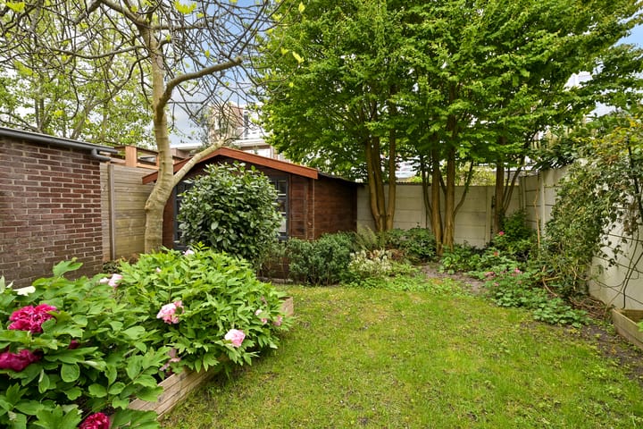 Foto 16 van Caan van Necklaan 222