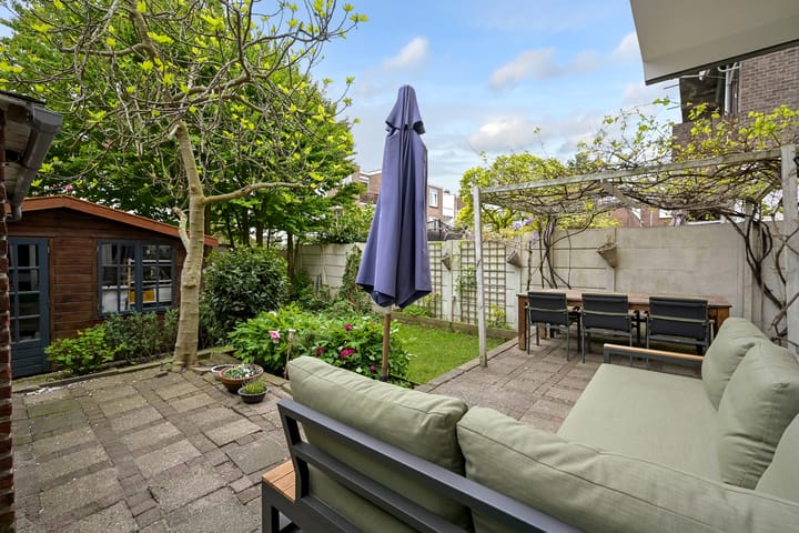 Foto 21 van Caan van Necklaan 222