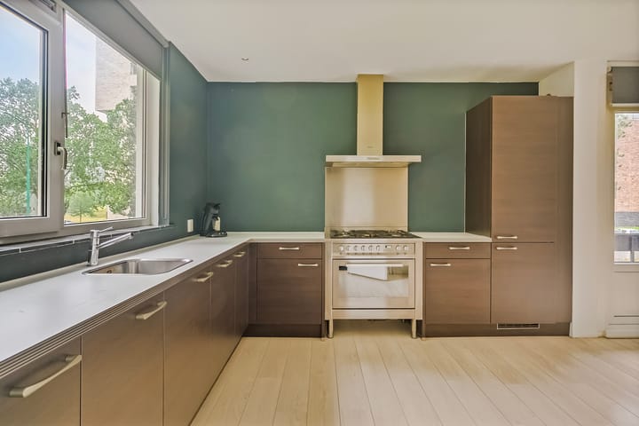 Photo 10 of Piet Heinstraat 55