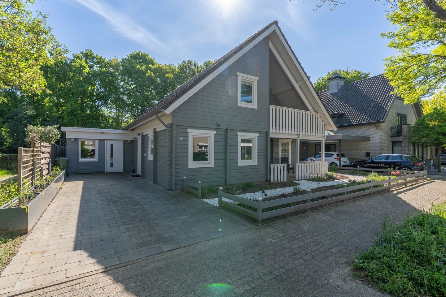 Foto 1 van Zilverschoon 8