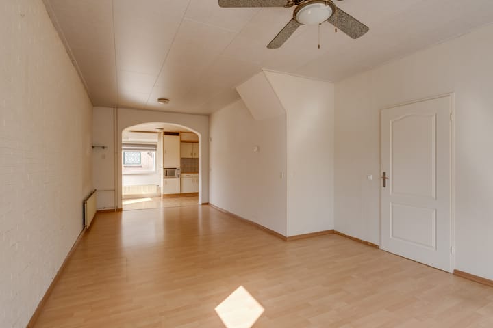 Foto 10 van Maasstraat 1