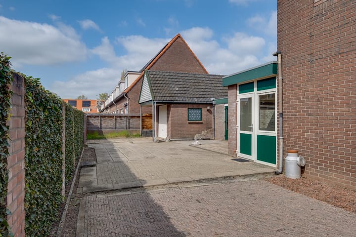 Foto 30 van Maasstraat 1