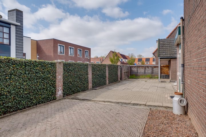 Foto 31 van Maasstraat 1