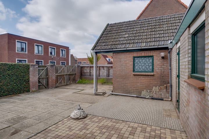 Foto 35 van Maasstraat 1