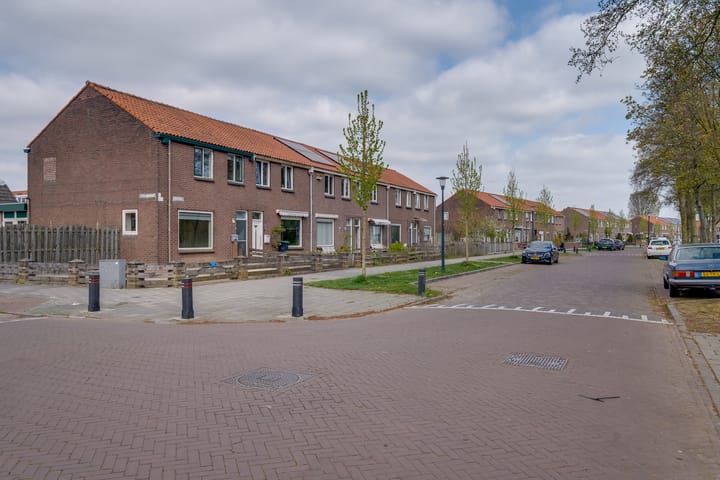 Foto 37 van Maasstraat 1