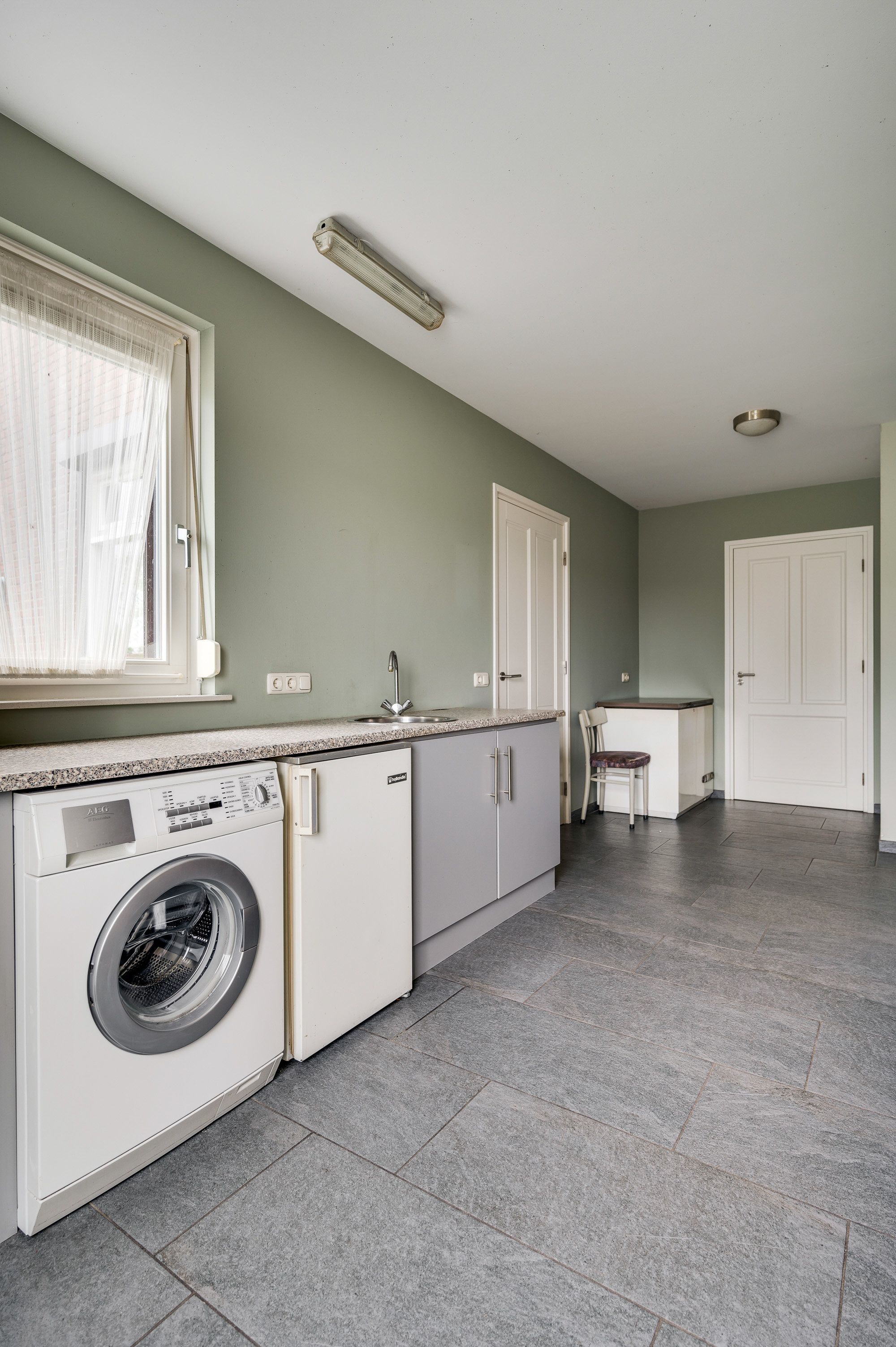 Photo 15 of Leveroyseweg 27