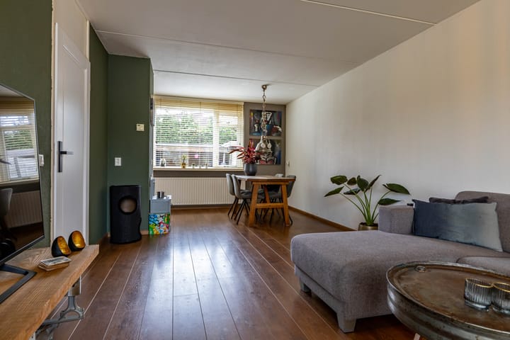 Foto 15 van Welheugte 3