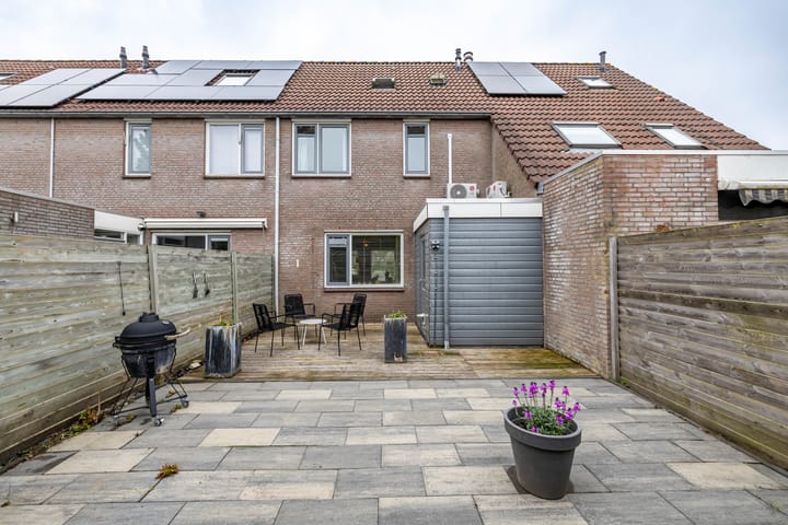 Foto 25 van Welheugte 3