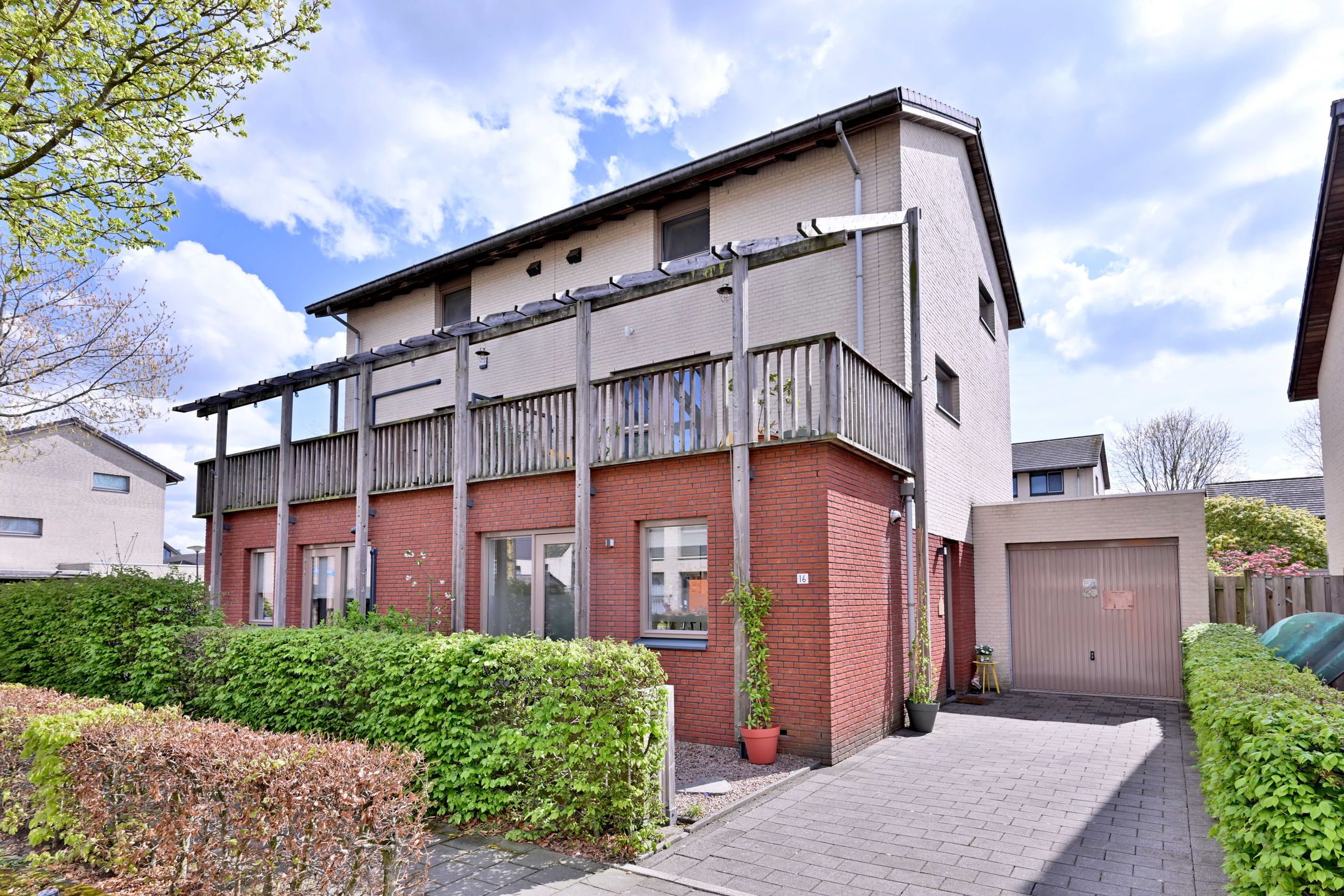 Foto 42 van Albert Haelweghstraat 16