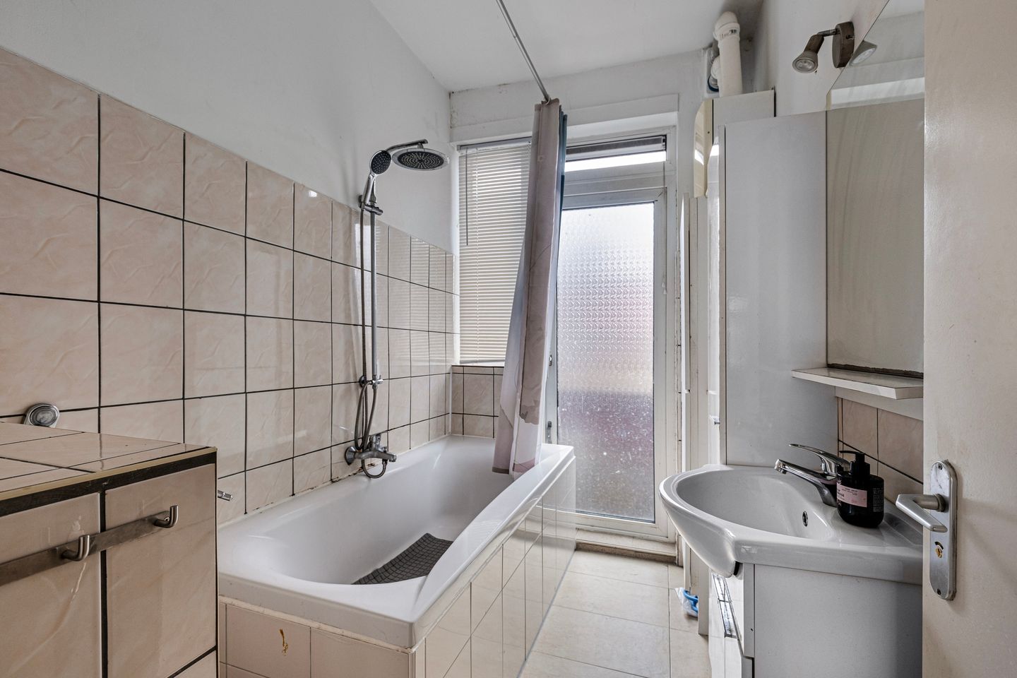 Foto 10 van Strevelsweg 152-A01