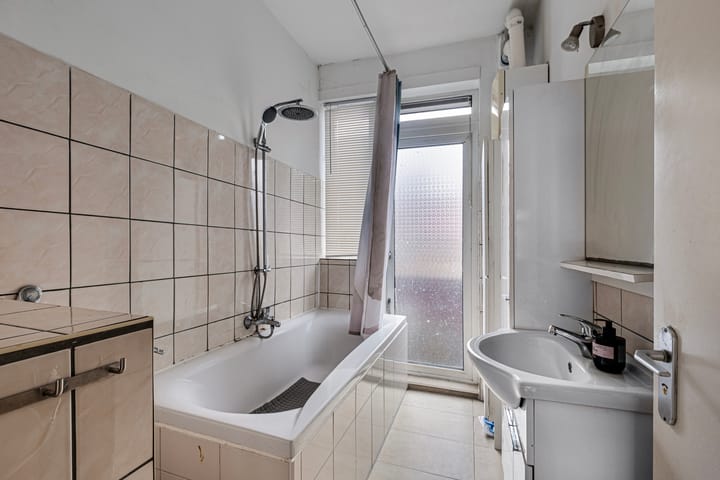 Foto 10 van Strevelsweg 152-A01