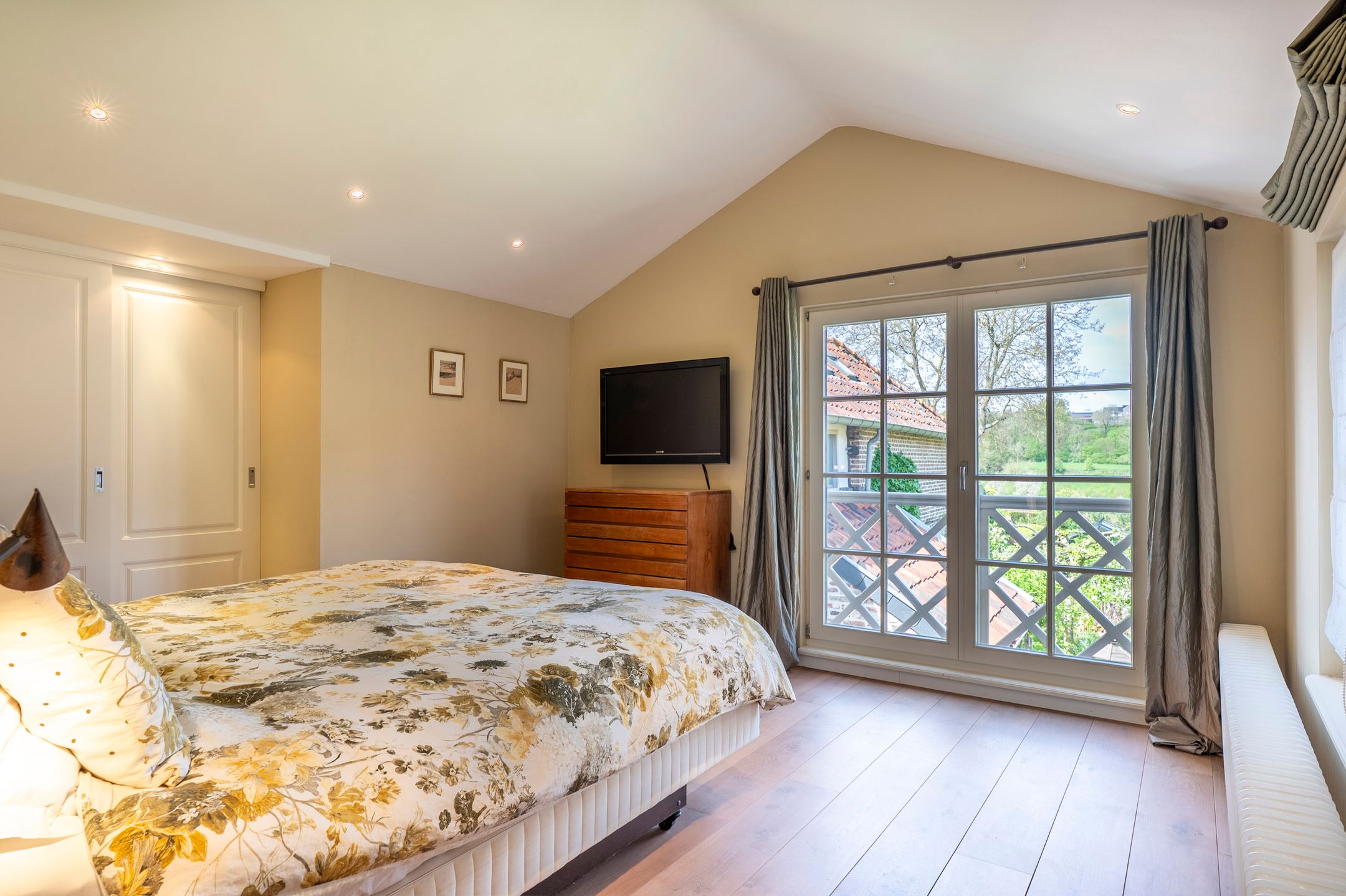 Photo 24 of Bovenstraat 15