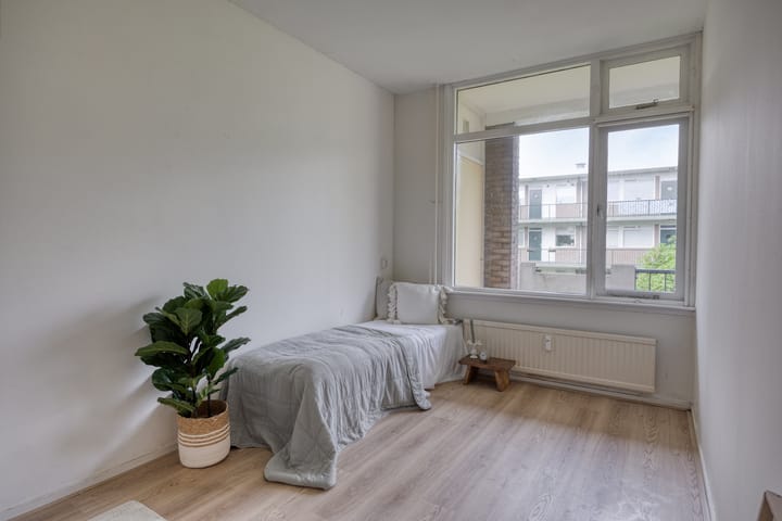 Photo 12 of Gedenklaan 46