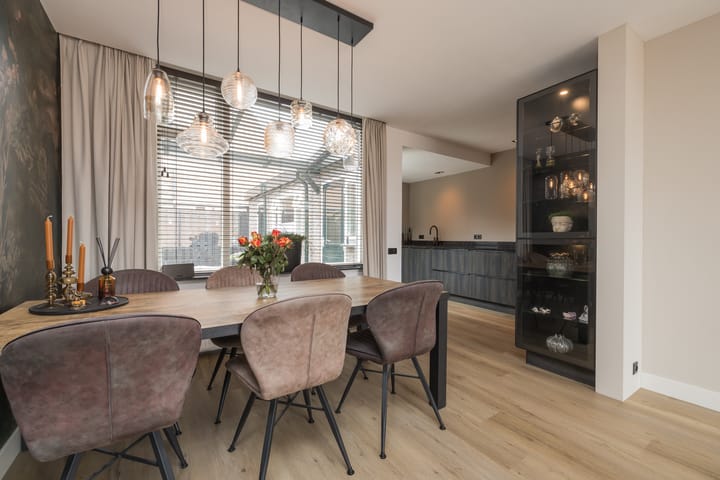 Photo 10 of Nassaustraat 214