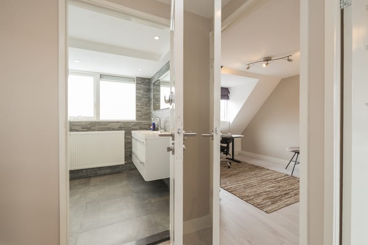 Photo 17 of Nassaustraat 214