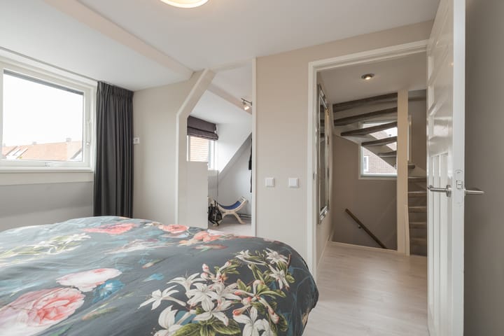 Photo 24 of Nassaustraat 214