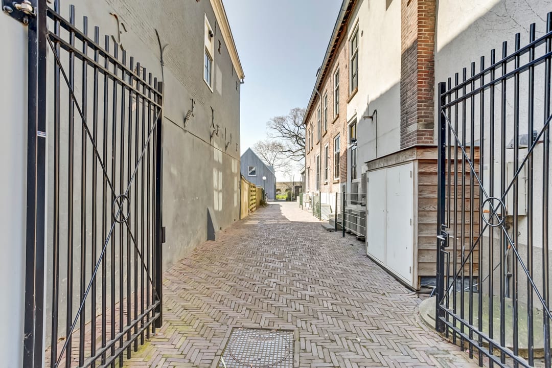 Photo 2 of Vijhestraat 1-B