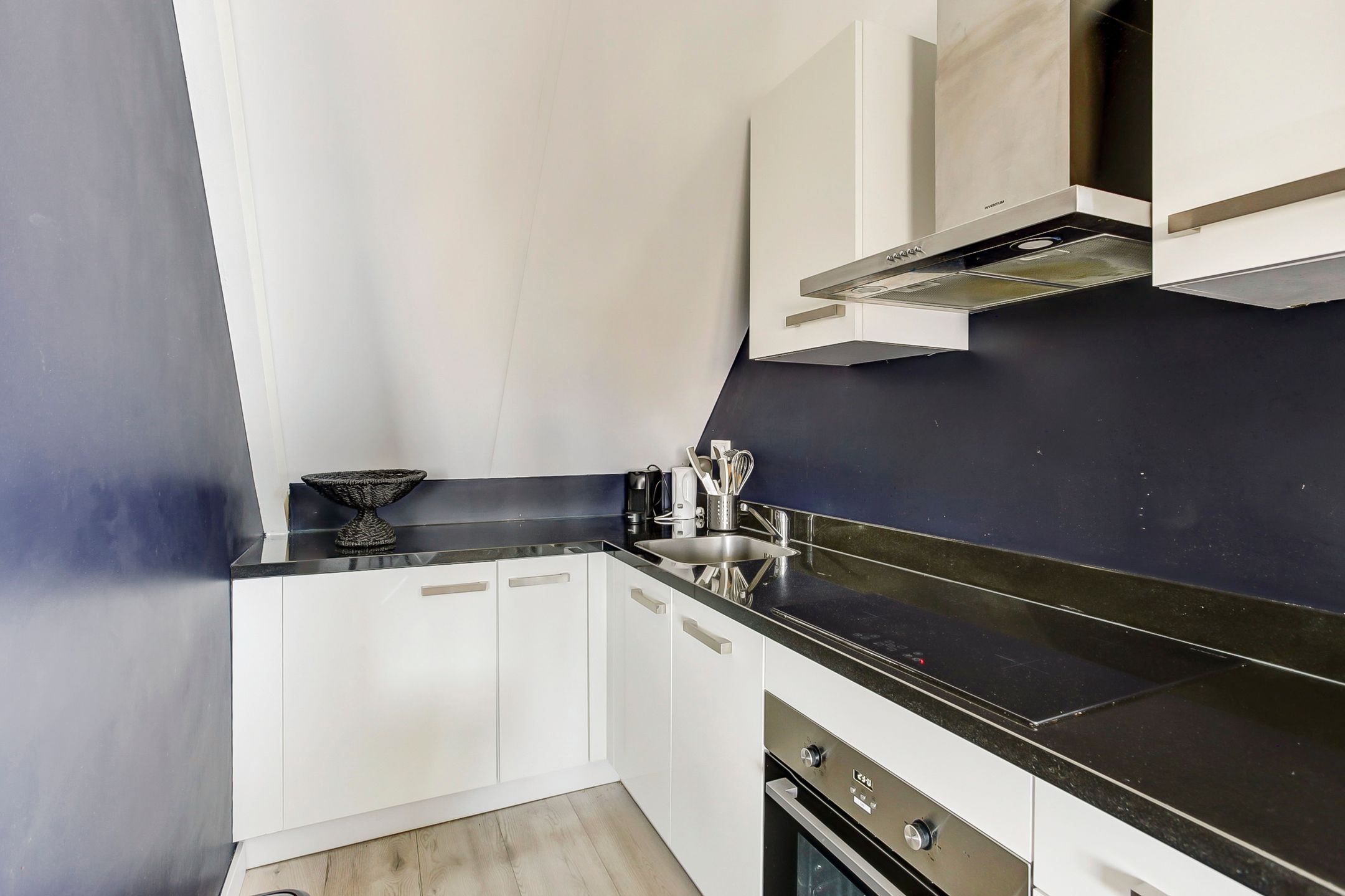 Photo 9 of Vijhestraat 1-D