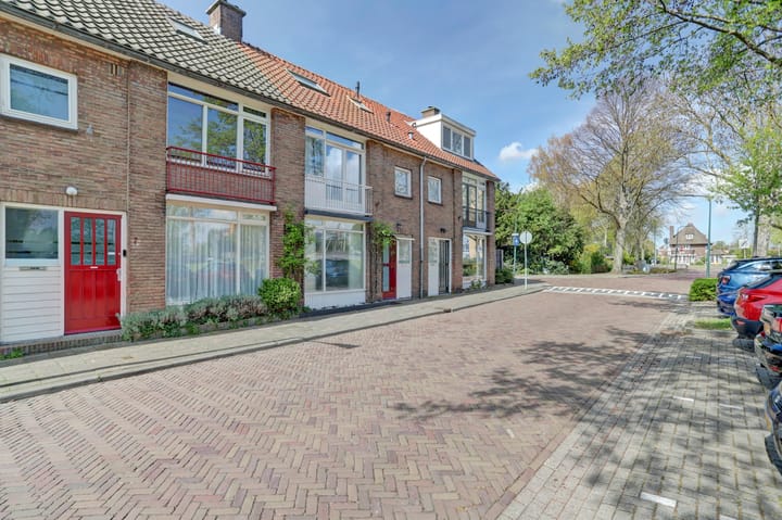 Foto 2 van De Ruyterstraat 6