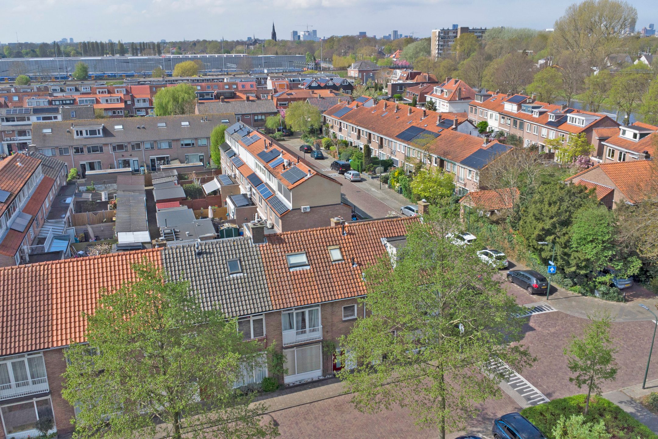 Foto 45 van De Ruyterstraat 6