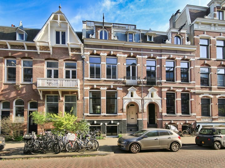 Bekijk foto van Van Eeghenstraat 13 H